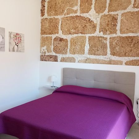 Holiday Home Matt Ros Noto Bagian luar foto