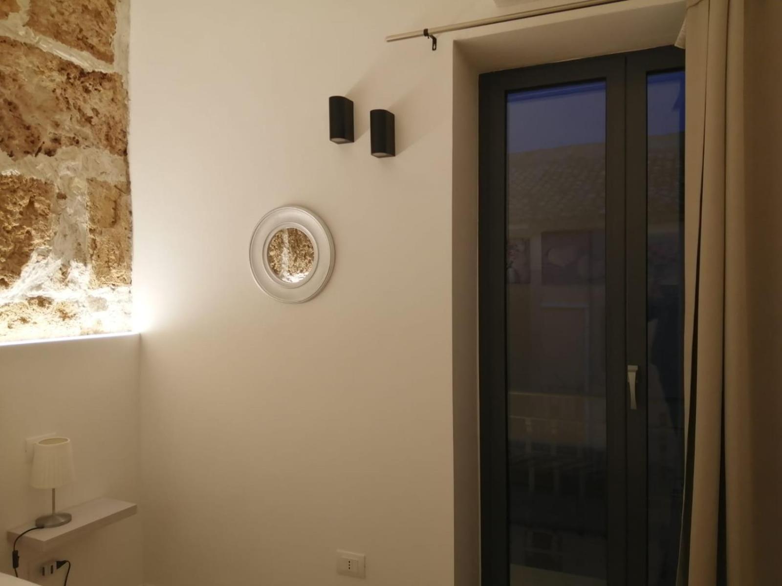Holiday Home Matt Ros Noto Bagian luar foto