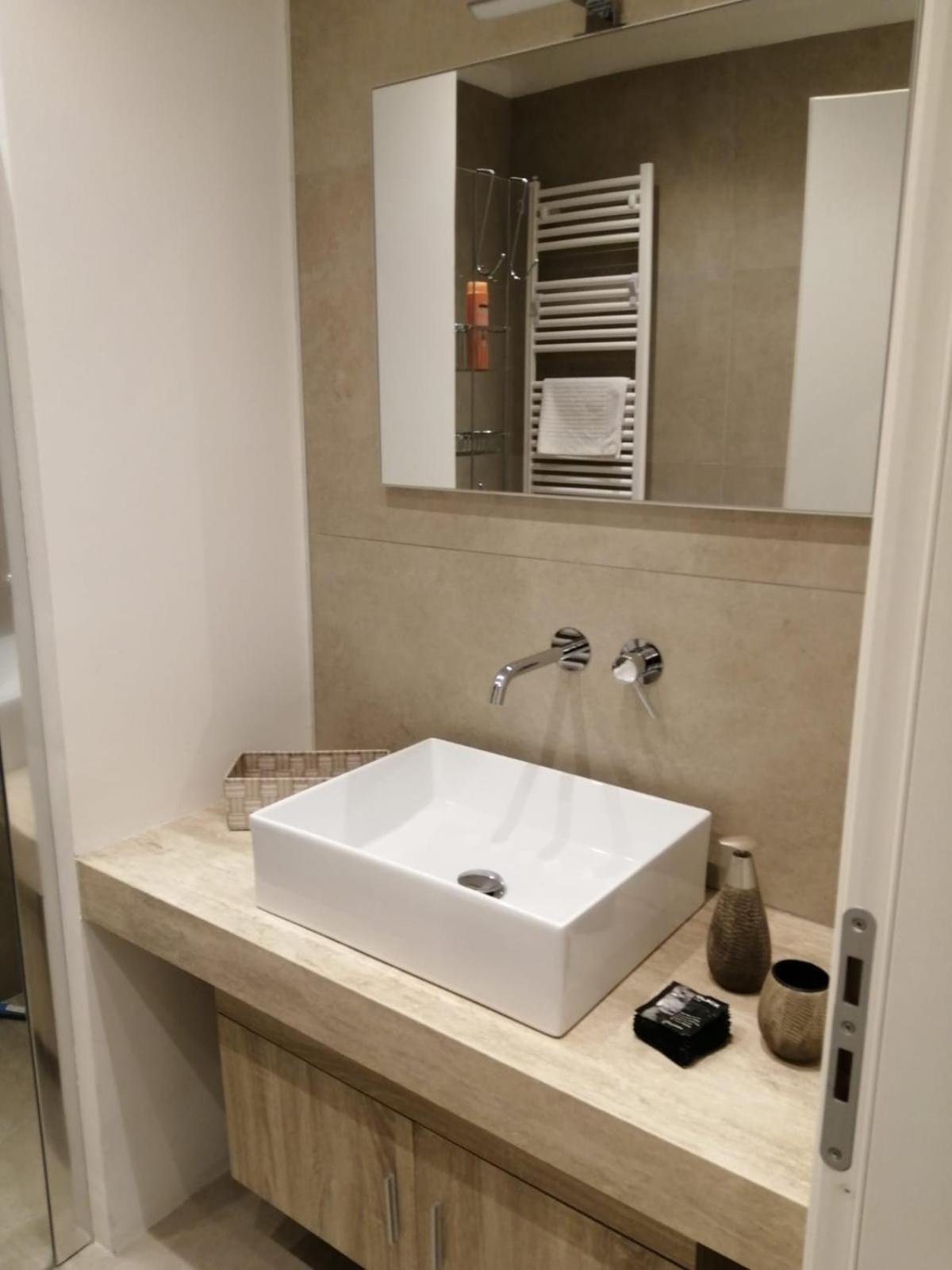 Holiday Home Matt Ros Noto Bagian luar foto