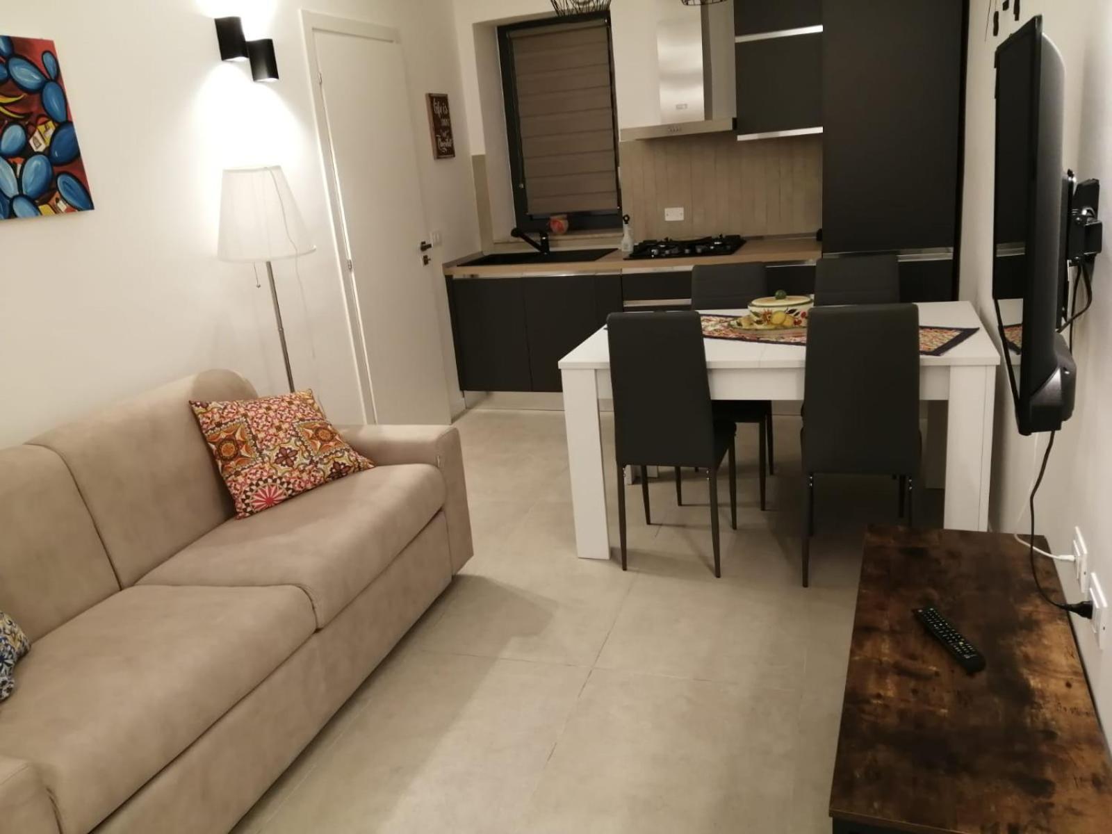 Holiday Home Matt Ros Noto Bagian luar foto